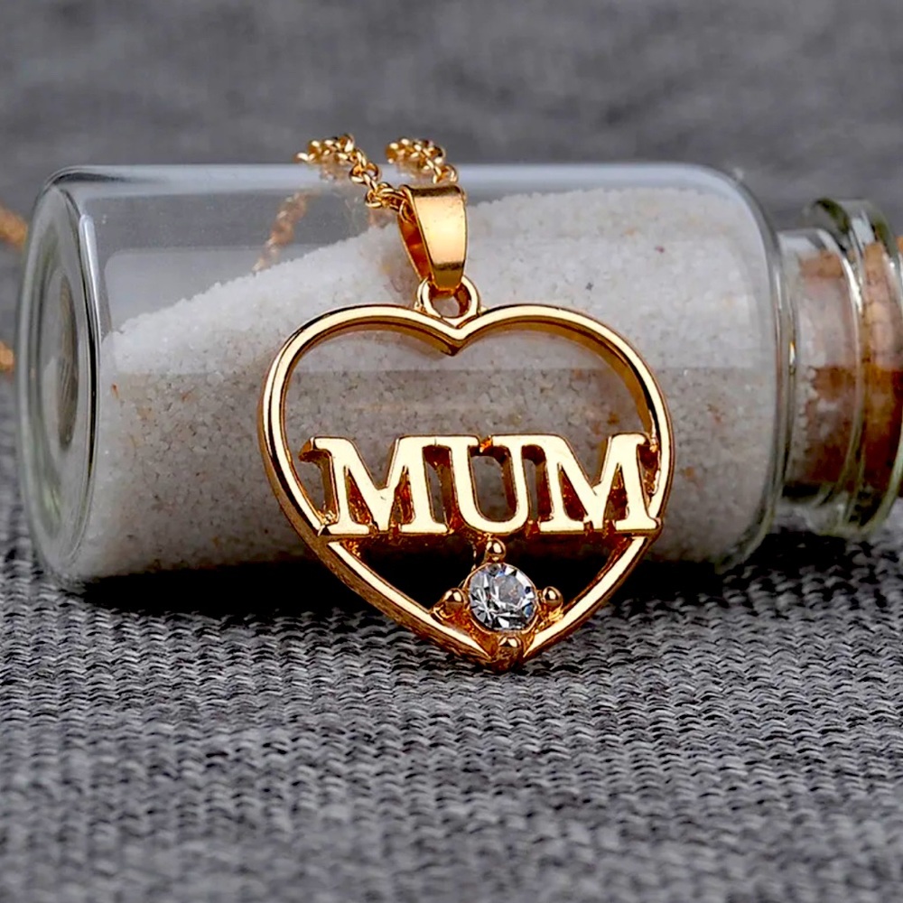 Mum heart necklace